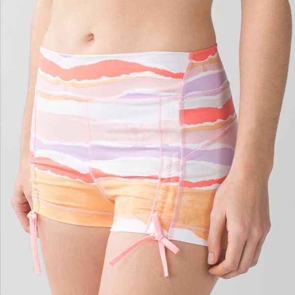 Lululemon Liberty Short Bleacher Stripe Iris Flowr - Picture 1 of 4